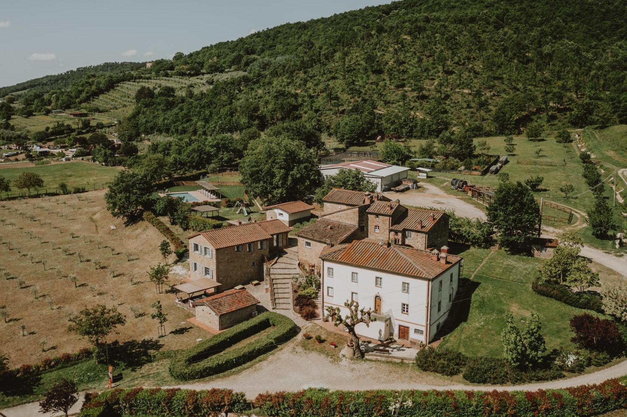 Baciano Azienda Agrituristico Venatoria Capolona Eksteriør billede